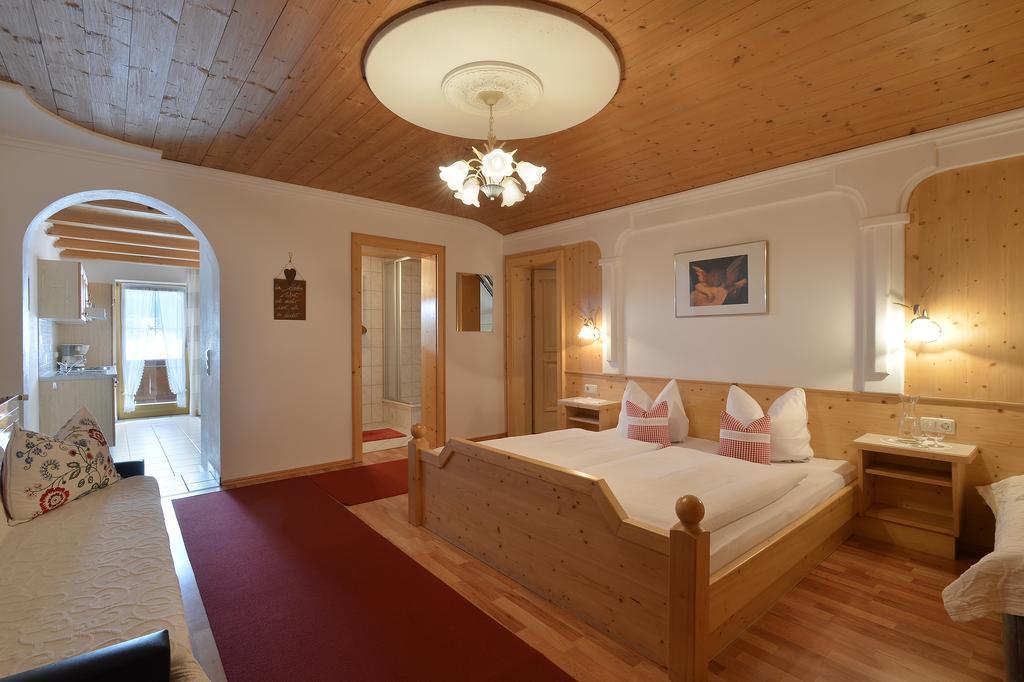 Vila Huettschmiedhof Kössen Pokoj fotografie
